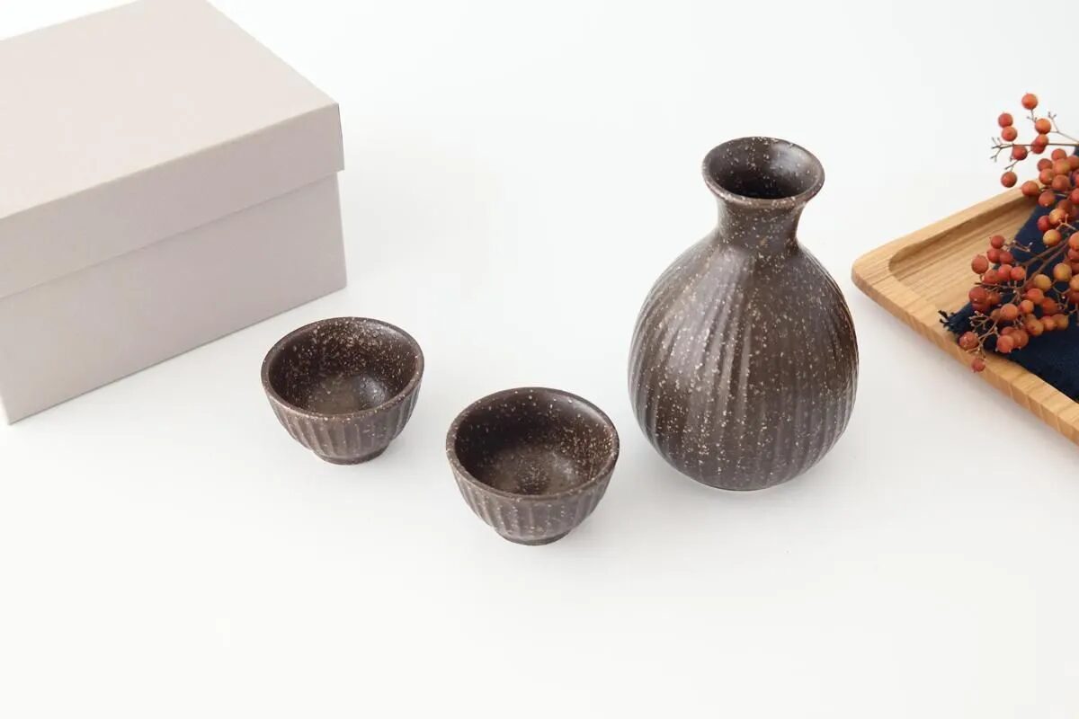 酒器の魅力を深掘り】徳利やお猪口の選び方と歴史、おすすめアイテム